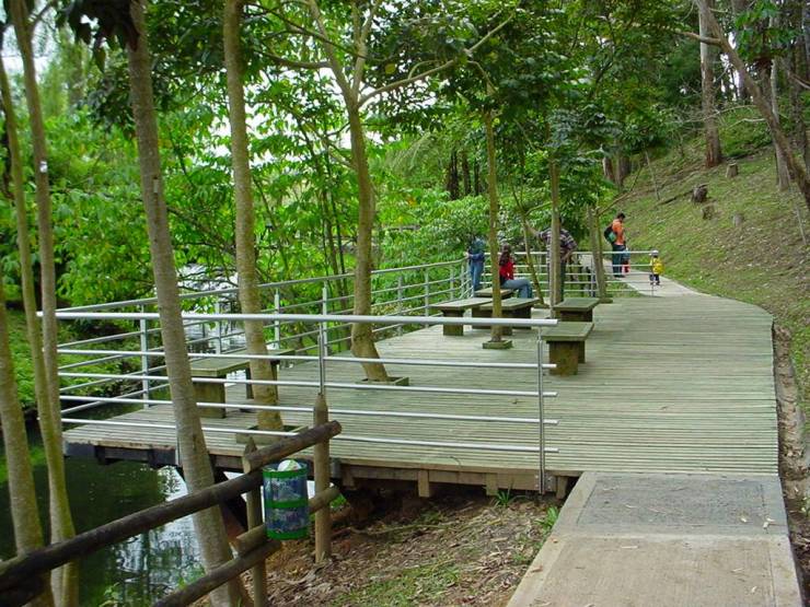 Institucional_miradores del lago_Parque Rionegro